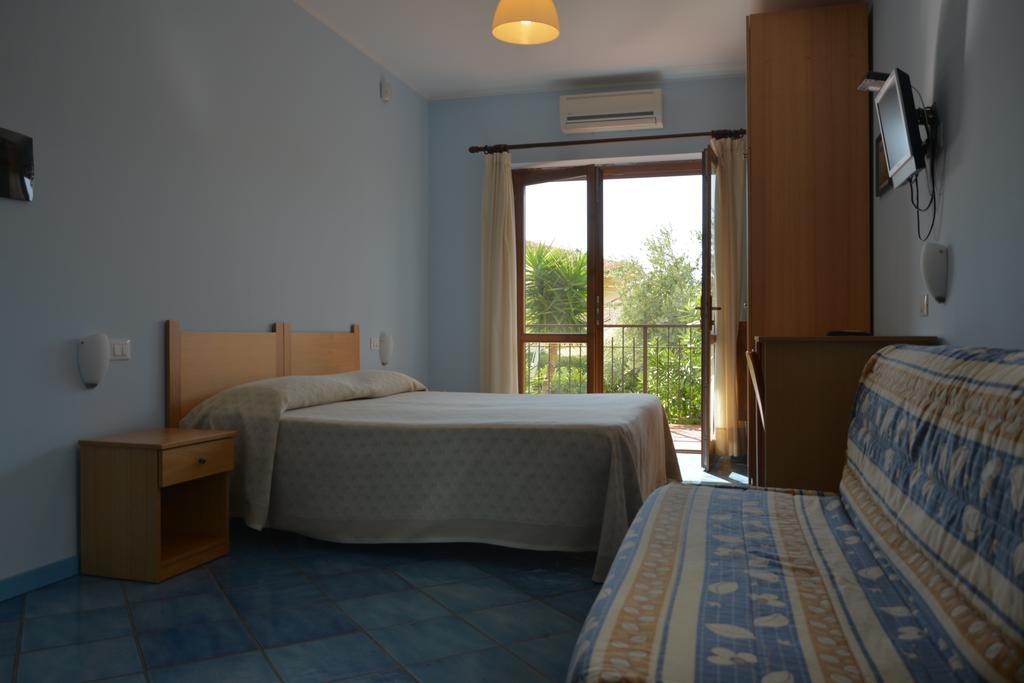 Larus Hotel Sangineto Eksteriør bilde